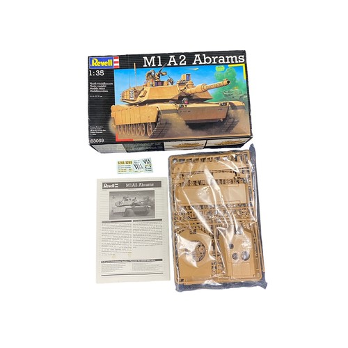 184 - Model kits. Revell 1/35th scale WW2 to Modern Military unmade plastic kits, generally excellent in g... 