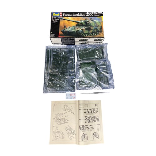 184 - Model kits. Revell 1/35th scale WW2 to Modern Military unmade plastic kits, generally excellent in g... 