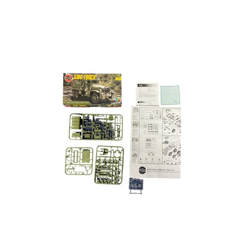 170 - Model kits. Unmade 1/76th to 1/72nd scale Military plastic kits, generally excellent in excellent to... 