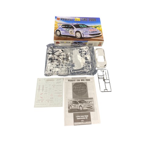 172 - Model kits. 1/24th scale Car unmade plastic kits, generally excellent in excellent boxes including m... 