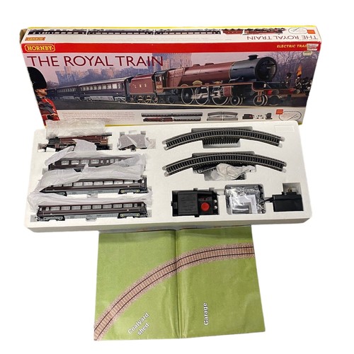 147 - Hornby. The Royal Train set No. R1057, generally excellent in excellent to good plus box, with LMS m... 