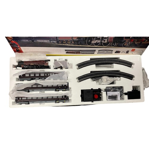 147 - Hornby. The Royal Train set No. R1057, generally excellent in excellent to good plus box, with LMS m... 