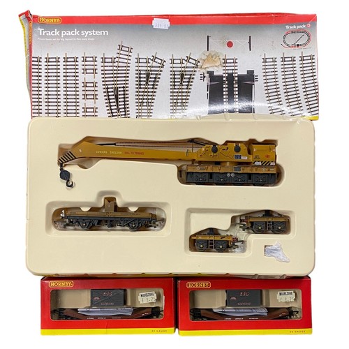 148 - Hornby. 1990s onwards OO gauge collection, generally excellent in good or better boxes, with Electri... 