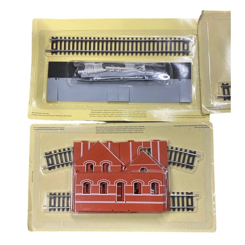 148 - Hornby. 1990s onwards OO gauge collection, generally excellent in good or better boxes, with Electri... 