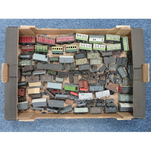 124 - HO-OO gauge unboxed collection, generally good plus to good, with kit or scratch-built locomotives (... 