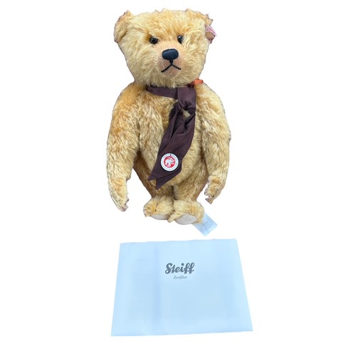 337 - Steiff. British Collectors' 2008 Teddy bear No. 662996, generally excellent in excellent box, reddis... 