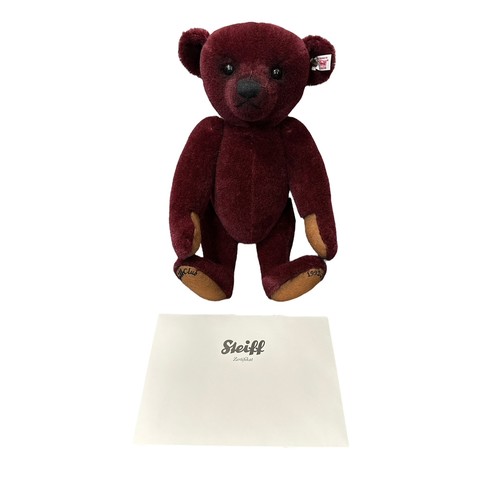 339 - Steiff. Louis Teddy Bear No. 421235, Club Edition 2012, generally excellent in excellent illustrated... 