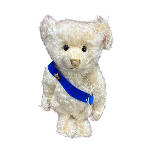 342 - Steiff. Queen Elizabeth II Bear, excellent in excellent box, exclusive to Peter Jones of Wakefield, ... 