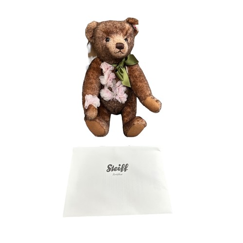 265 - Steiff. Club Edition Cherry Bear, white tag No. 421341, excellent in excellent illustrated box, limi... 