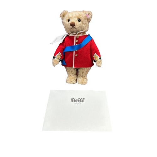 289 - Steiff. Teddy Bear Prince William, white tag No. 664168, excellent in excellent illustrated box, lim... 