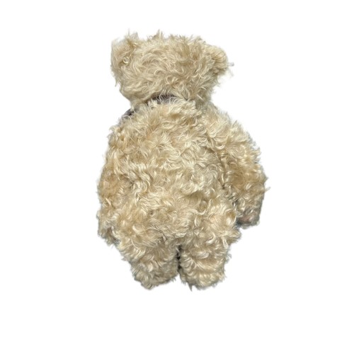 293 - Steiff. British Collectors' teddy bear 2010, white tag no. 663291, excellent in excellent box, limit... 