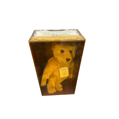 298 - Steiff. British Collectors replica 1906 teddy bear, white tag no. 406096, limited edition of 3000 ex... 