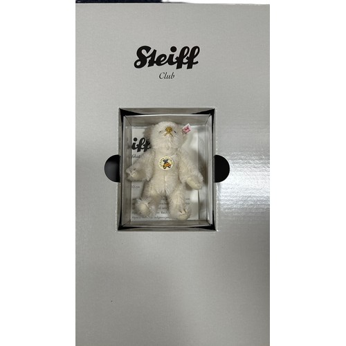 299 - Steiff. Collectors Club annual gifts, generally excellent in excellent boxes, with Alpaca Teddy Bear... 