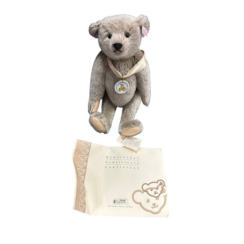 310 - Steiff. Club Edition 2005 teddy bear, white tag No. 420467, excellent in good plus (some lint) draws... 