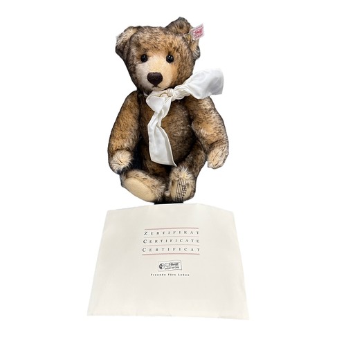 314 - Steiff. The English Musical teddy bear, exclusive to the UK and Ireland, white tag no. 660979, excel... 