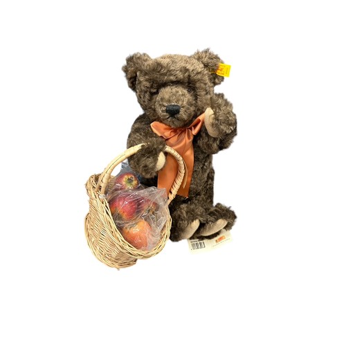 318 - Steiff. Unboxed collection of five teddy bears, generally excellent, yellow tag Nos. 0201/41, 654473... 