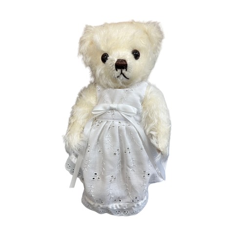 252 - Merrythought. Daisy Mothers Day Bear No. MAG10CCW, cream mohair, excellent in excellent window box a... 