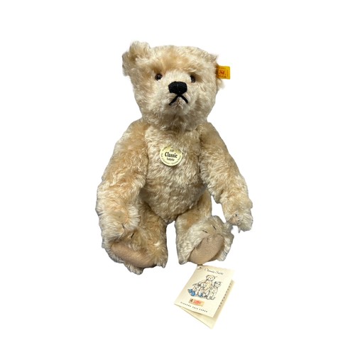 333 - Steiff. Pair of Teddy Bears, generally excellent in good or better boxes, with 1) 1920 Replica light... 