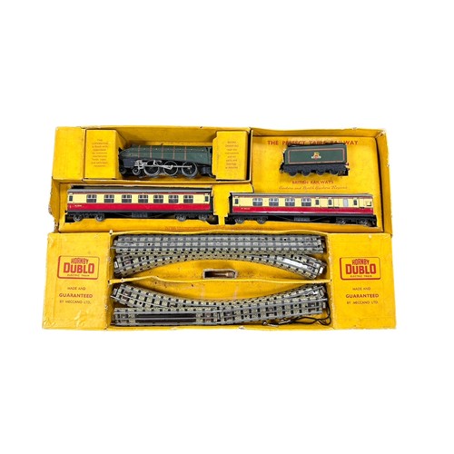 137 - Hornby Dublo. 3-rail Train Set No. EDG18, generally excellent to good plus in good box (tears to lid... 