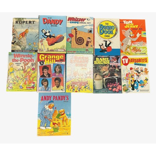 216 - Selection of various 1960’s/70’s Annuals to include; Andy Pany’s Annual (Purnell, 1971), The Bash St... 