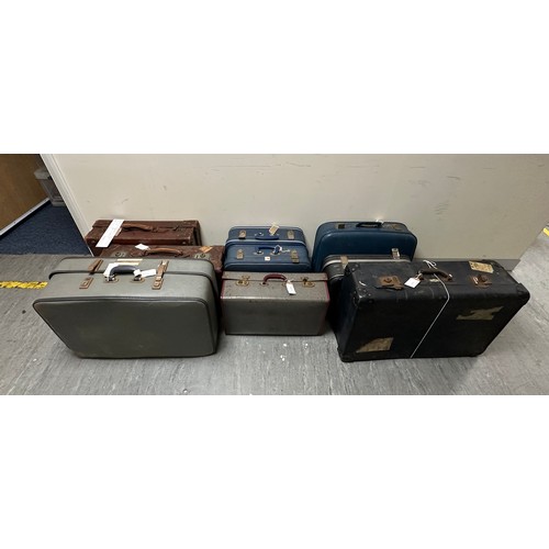 415 - Suitcases. 20th Century suitcase collection, generally good or better (some corrosion to hinges, pap... 