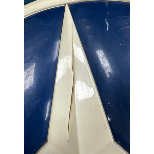 57 - Mercedes-Benz. 1960s onwards Star circular illuminated (electrical fittings inside) plastic sign, ge... 