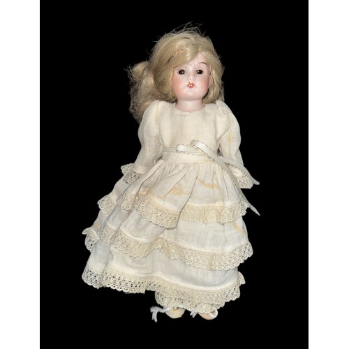 473 - Early 20th Century (probable) Armand Marseille Germany bisque head and shoulder doll, brown eyes, op... 