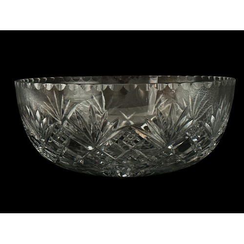 394 - A large hand-crafted Tudor Crystal fruit bowl. In box. In good condition.