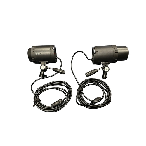 75 - Lencarta Safari 600 Photography Lighting System. This system has 2 flash heads, 1 portable chargeabl... 