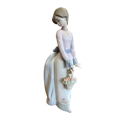 178 - Lladro. 1994 Flores de mi jardin (Basket of Love) No. 07622 figurine, excellent in good plus box wit... 