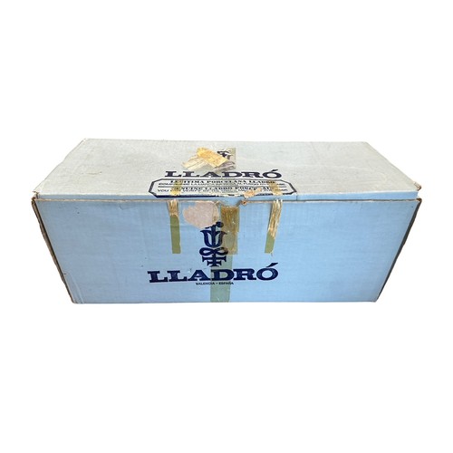 165 - Lladro. Japonesita Sombrilla No. 4988 figurine, excellent in good box with packing pieces.