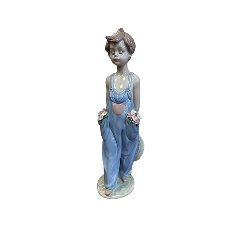 159 - Lladro. Son para ti (Pocketful of Wishes) No. 7650 figurine, excellent in good Lladro Society box wi... 