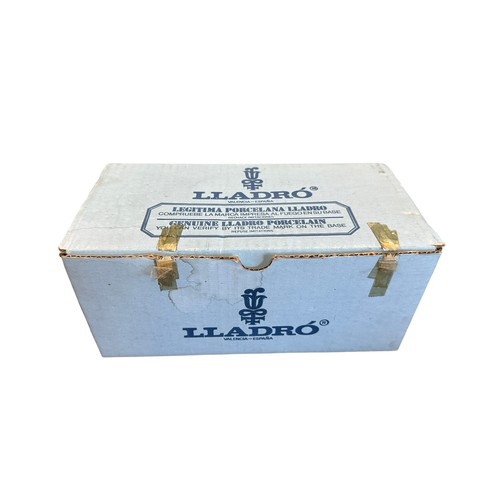 160 - Lladro. Verano Infantil No. 5219 figurine, excellent in good box with packing pieces.