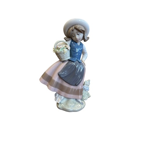 174 - Lladro. Linda con cesta (Sweet Scent) No. 5221 figurine, excellent in good box with packing pieces.