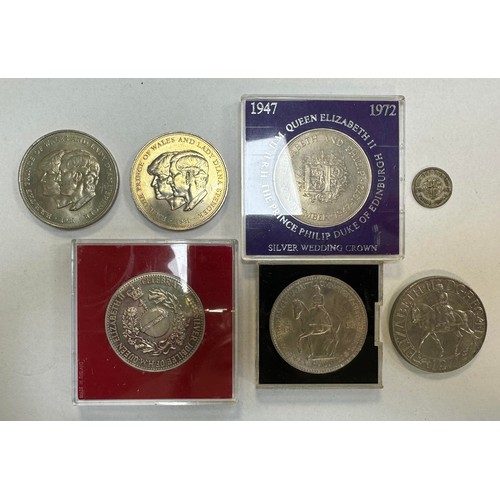 219 - Collection of British coins with 1953 crown, range of commemorative crowns, pre-decimal selection, 1... 