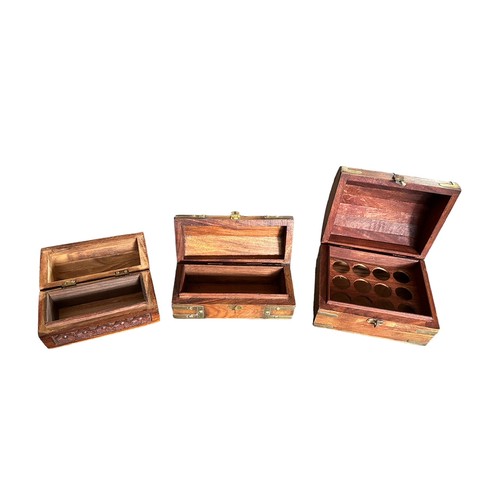 150 - Collection of wooden boxes (4, including 3 with brass banding) and plinths (7, with 4 being rectangu... 