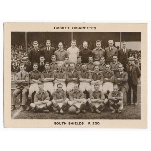 202 - Pattreiouex 1922 Football Teams - South Shields No.F220 single card in excellent condition.