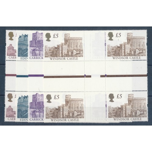 117 - Great Britain - 1997 Enschede Castles UM cross gutters (Cat. £350), SG 1993-1996. Face value £46 (Qt... 