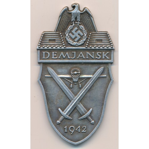 119 - Germany – Second World War Demjansk Campaign Shield, two prong fittings present to reverse.