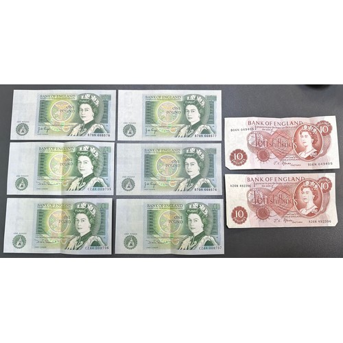 400 - English banknotes (8) with Page £1 B70N 668576-78 (3) unc, Somerset £1 CZ44 009735-37 (3) ef and Ffo... 