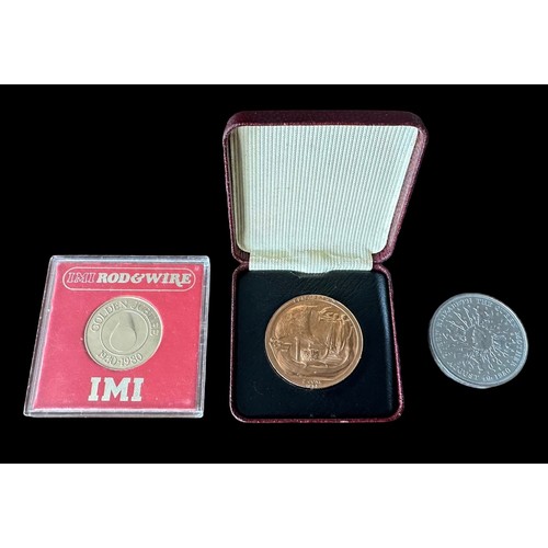 216 - Elizabeth II 1953 Bronze Coronation Medallion, in box. Plus, IMI Rod & Wire IMI Golden Jubilee 1930-... 