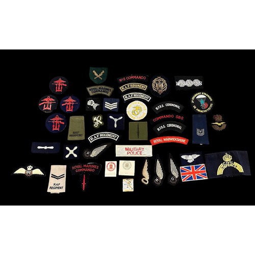 147 - Miscellaneous Militaria collection including; Box of various Cap Badges (most appear reproduction), ... 