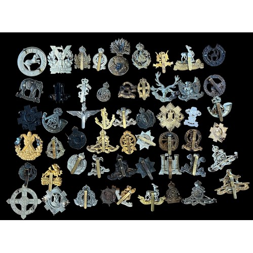 167 - Mixed lot of military cap badges etc (54), with examples of Royal Warwickshire Birmingham Battalion,... 