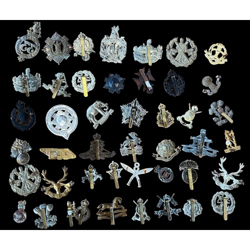 170 - Mixed lot of military cap badges etc (45), with examples of Liverpool Scottish Cameron, Gloucestersh... 