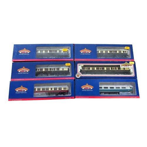 281 - Bachmann Coaches Qty 11, excellent in excellent to good plus boxes, with GWR 34-051A (2), 34-077 (2)... 