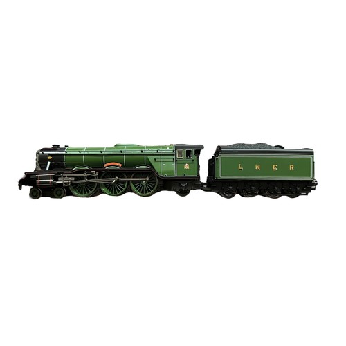 323 - Hornby. Live Steam Flying Scotsman No. R2566, Mint to Near Mint in excellent box and packing pieces,... 