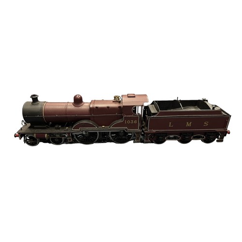 338 - O gauge kit built LMS maroon 1036 4-4-0 locomotive and tender, excellent in excellent hinged wooden ... 