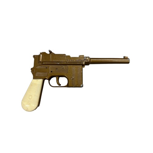 183 - 1970s toy pistols, generally excellent to good plus, with Lone Star Young Winston film Mauser gold w... 