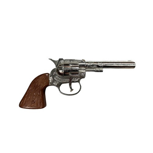 183 - 1970s toy pistols, generally excellent to good plus, with Lone Star Young Winston film Mauser gold w... 