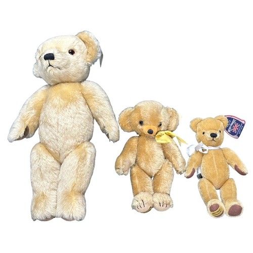 239 - Merrythought. Unboxed trio of Teddy Bears, excellent, range from approx. H26cm to H44cm and mohair (... 